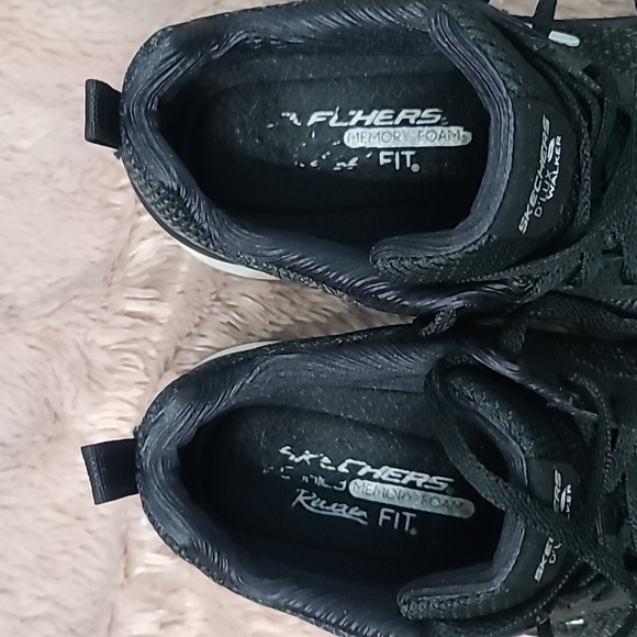 Skechers Women's D'Lux Walker Commuter Black Athletic and Training Shoes Used - Picture 10 of 13